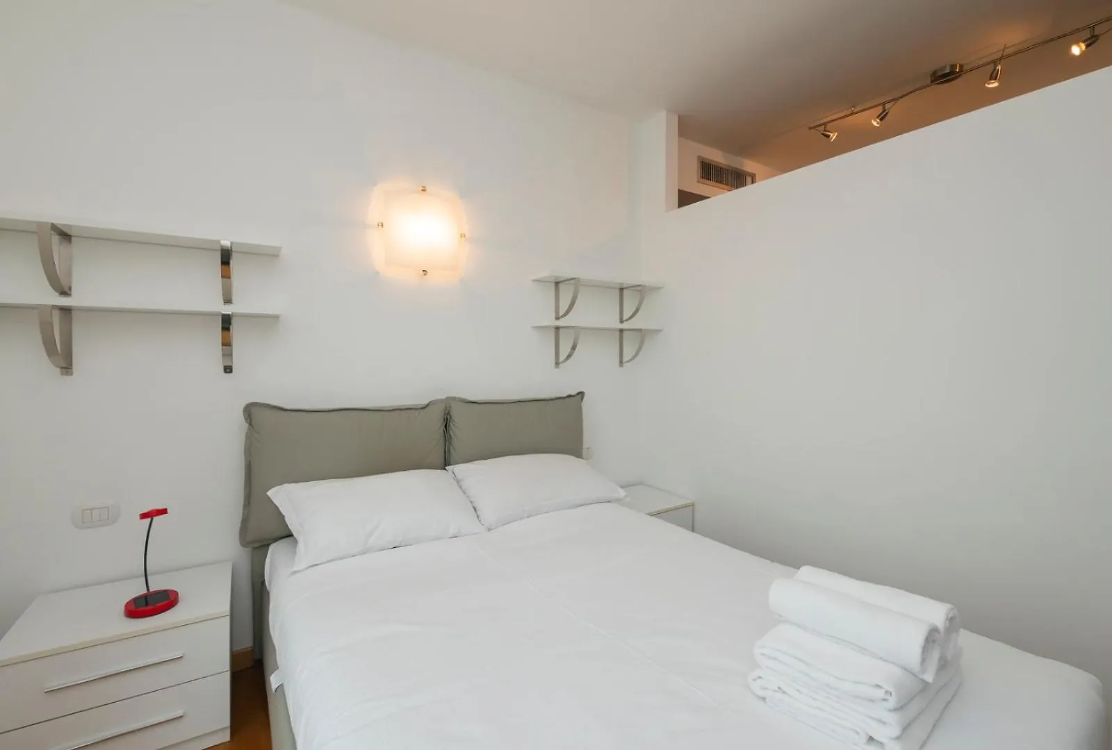 I Host Apartment - Don Minzoni 7 Milan